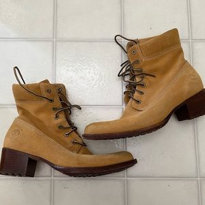 Timberland Wheat Low Heeled Boots